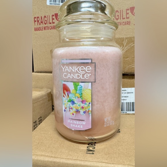 COPY - RETIRED Scent “ Rainbow Shake “ NEW Yankee Candle  22oz - Picture 1 of 1
